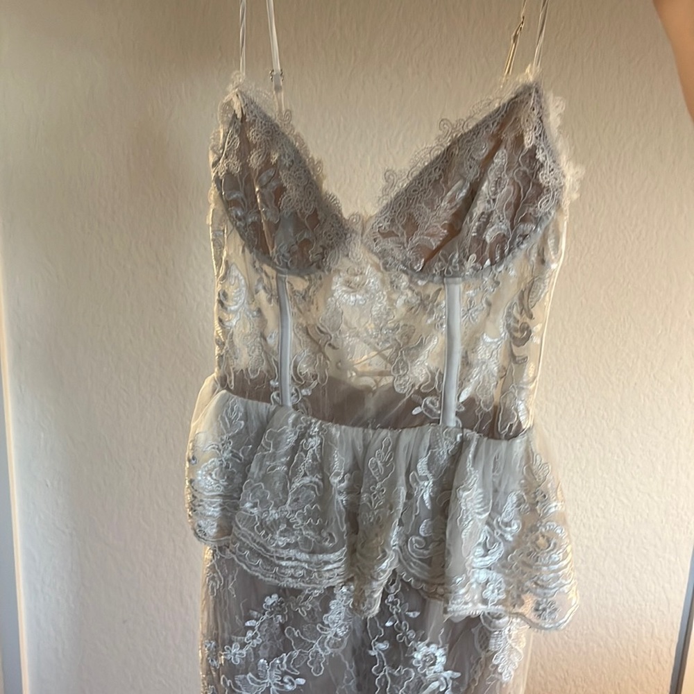 Vchapman dress
